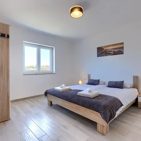 Galici-5 By Interhome *