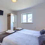 Galici-5 By Interhome דירה