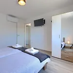 Galici-5 By Interhome דירה