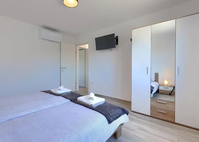 Galici-5 By Interhome Appartement