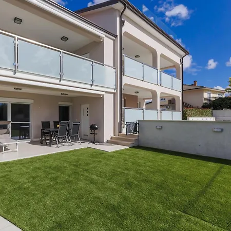 Galici-5 By Interhome Apartamento Umag